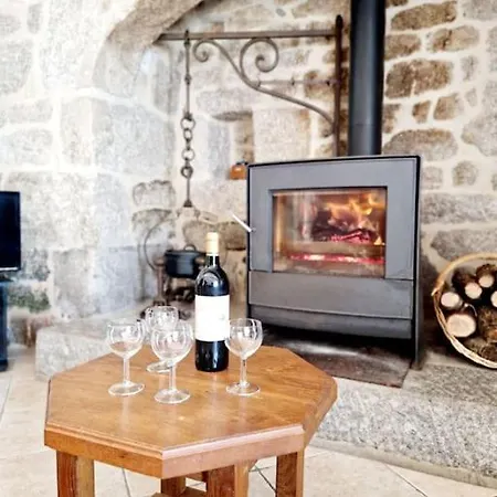 Maison Paysanne, Proche Aubrac Huparlac Extérieur photo