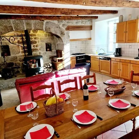 Maison Paysanne, Proche Aubrac Huparlac Extérieur photo
