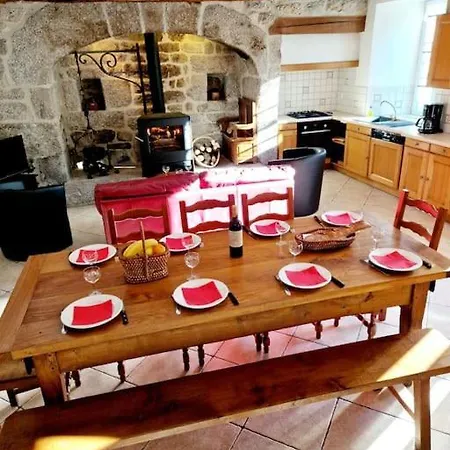 Maison Paysanne, Proche Aubrac Huparlac Extérieur photo