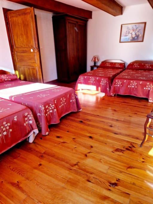 Maison Paysanne, Proche Aubrac Hébergement de vacances *
