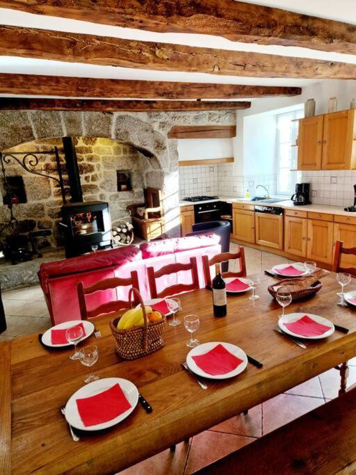 Maison Paysanne, Proche Aubrac Hébergement de vacances Huparlac